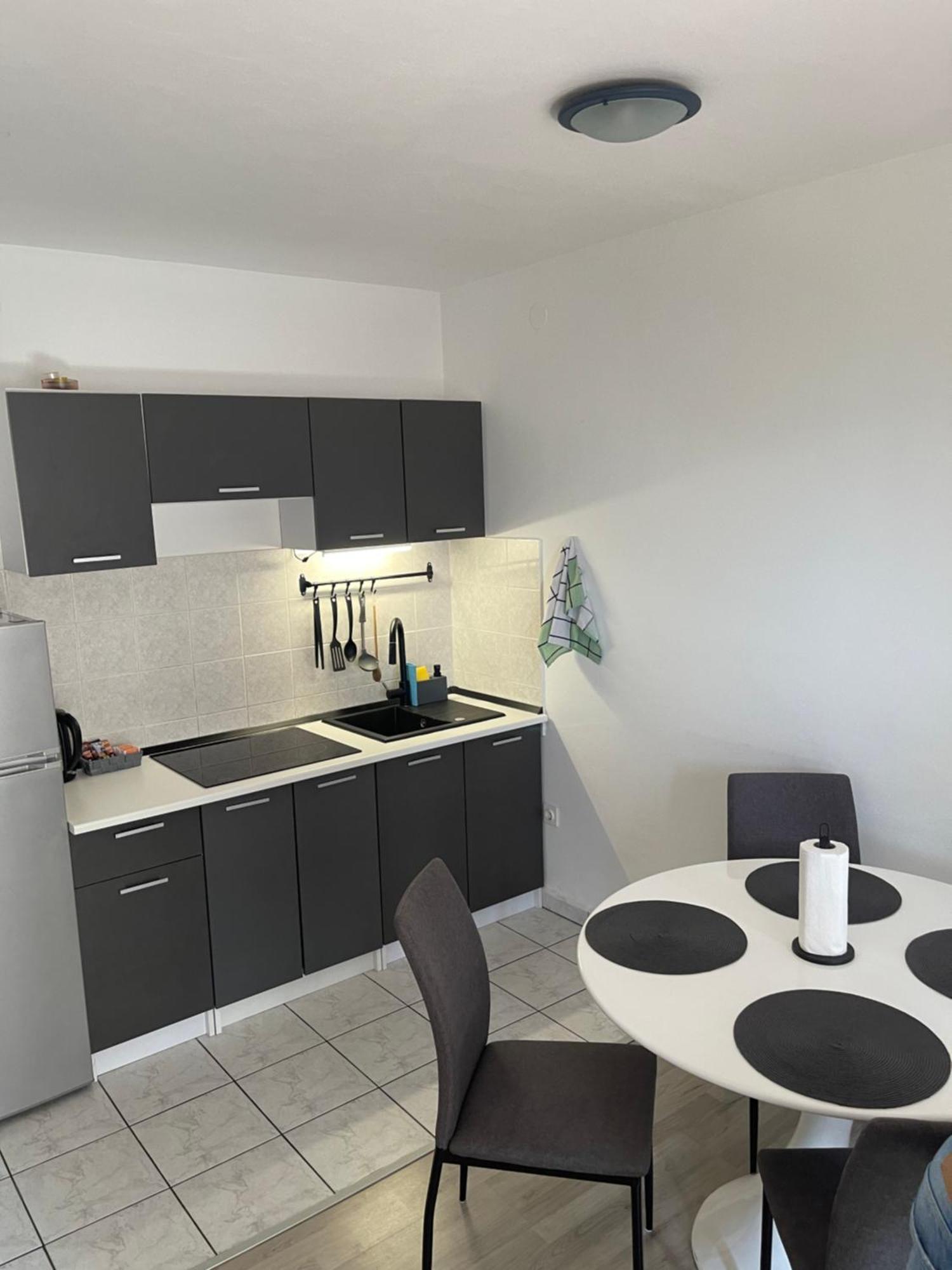 Apartman Hrusta 크리크베니카 외부 사진